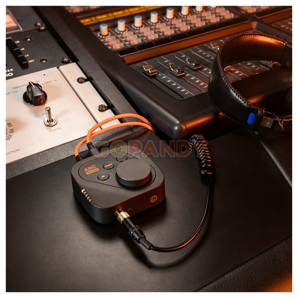 IK Multimedia ARC ON•EAR Headphone Amplifier and DAC - Image 8